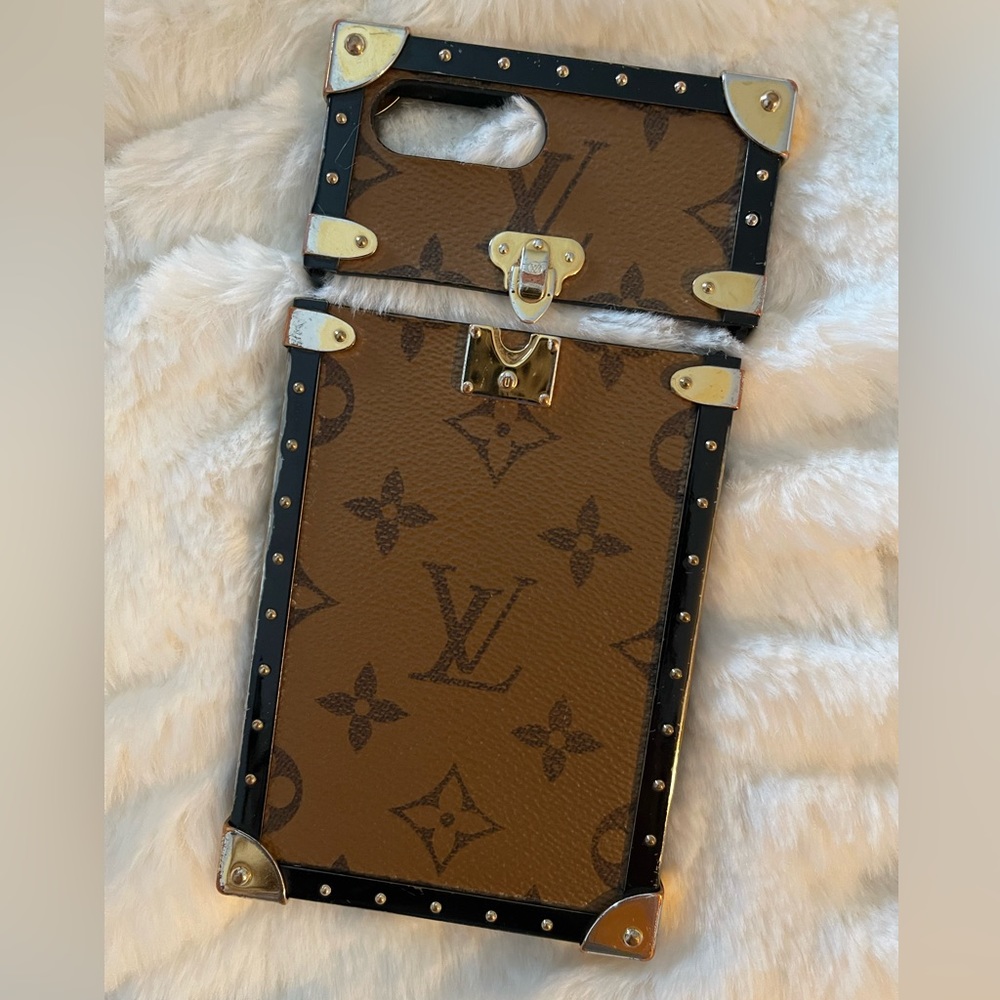 Authentic Louis Vuitton 2016 Reverse Monogram Eye-Trunk iPhone 7 Plus Case - Picture 10 of 10